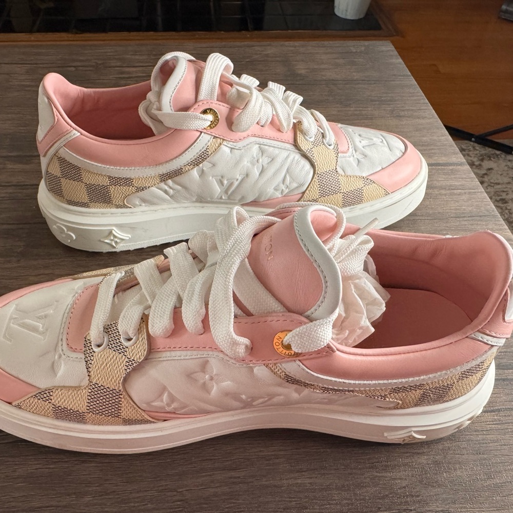 Louis Vuitton Pink Time Out Sneakers Leather Detail - Picture 9 of 10